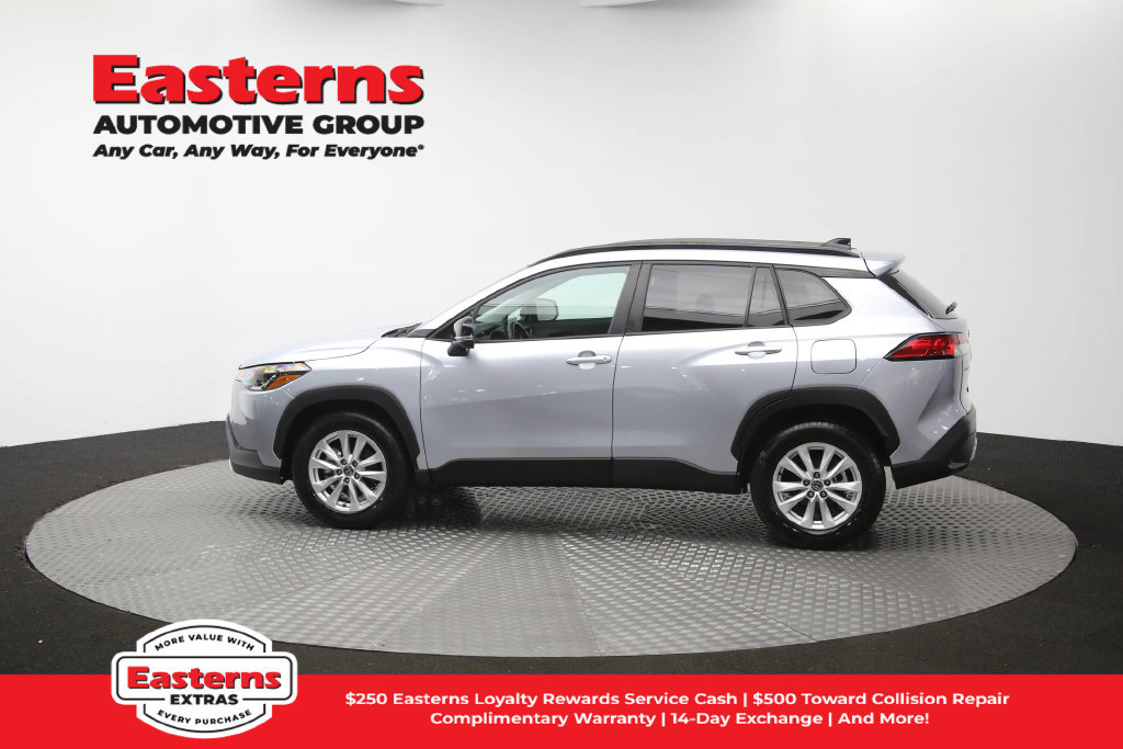 Used 2025 Toyota Corolla Cross LE FWD image 61