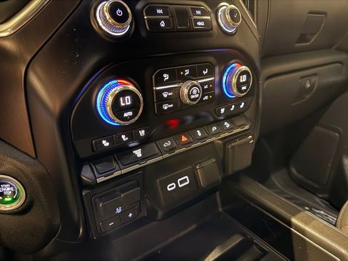 Used 2023 GMC Sierra 2500 AT4 AWD/4WD image 26