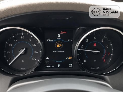 Used 2017 Jaguar XF Premium RWD image 9