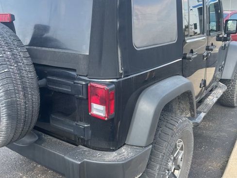 Used 2017 Jeep Wrangler Unlimited Sport w/ Quick Order Package 24S AWD/4WD image 6