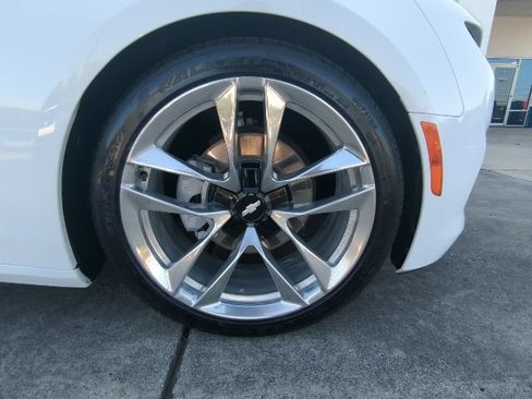 Used 2021 Chevrolet Camaro LT w/ RS Package RWD image 9