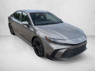 Used 2025 Toyota Camry SE video 3