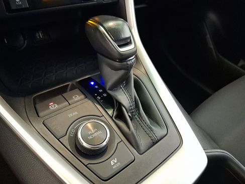 Certified 2023 Toyota RAV4 SE image 15