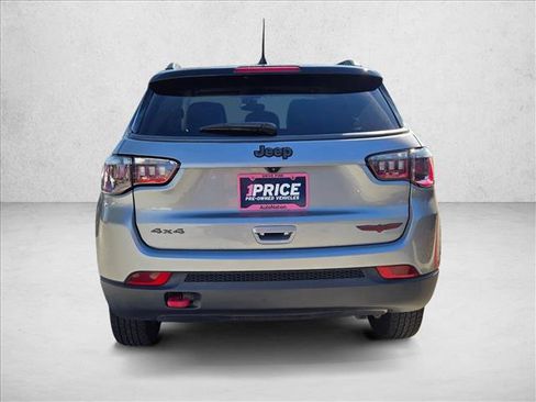 Used 2022 Jeep Compass Trailhawk image 7