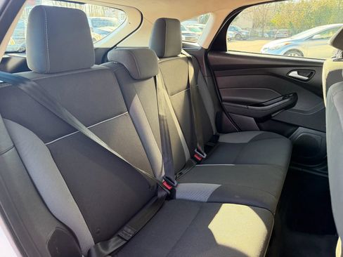 Used 2013 Ford Focus SE FWD image 22