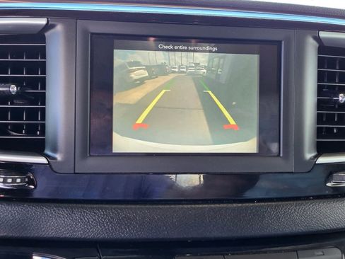 Used 2021 Chrysler Voyager Lxi FWD image 24