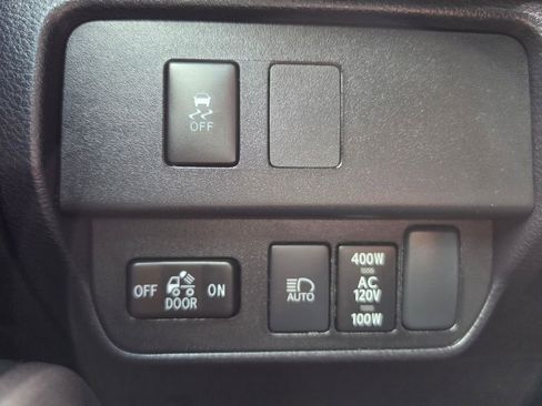 Used 2023 Toyota Tacoma TRD Off-Road w/ Black Out Package (TMS) AWD/4WD image 16