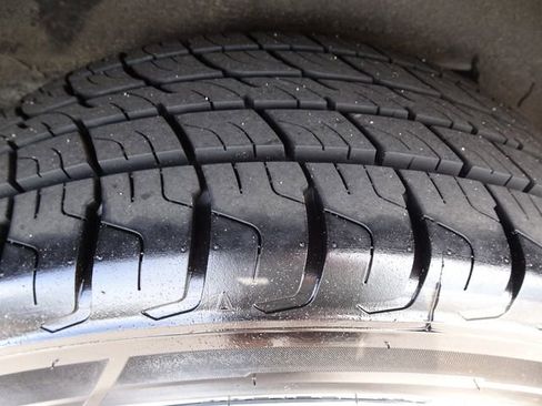 Used 2019 Toyota Corolla LE FWD image 31