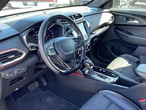 Used 2022 Chevrolet TrailBlazer RS w/ Sun and Liftgate Package FWD image 10