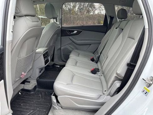Used 2021 Audi Q7 3.0T Prestige image 2