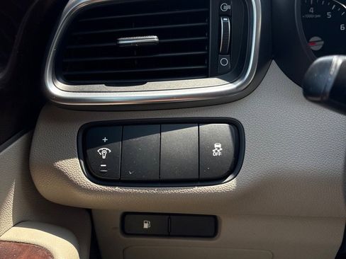 Used 2017 Kia Sorento EX image 21