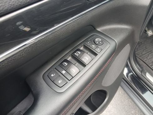 Used 2018 Jeep Grand Cherokee Trailhawk w/ Trailhawk Luxury Group AWD/4WD image 31