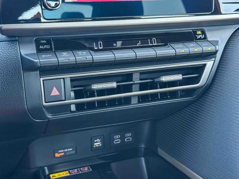 Certified 2026 Toyota Camry SE w/ Convenience Package FWD image 31