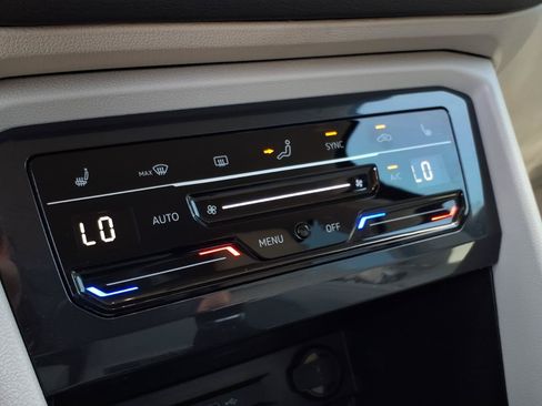 Certified 2023 Volkswagen Tiguan SE FWD image 30