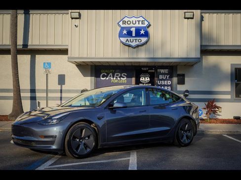 Used 2023 Tesla Model 3 Standard Range RWD image 1