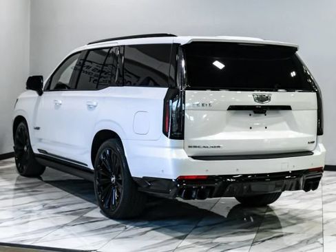 Used 2025 Cadillac Escalade V w/ LPO, Floor Liner Package AWD/4WD image 13