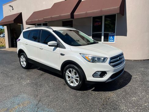 Used 2018 Ford Escape SEL AWD/4WD image 3