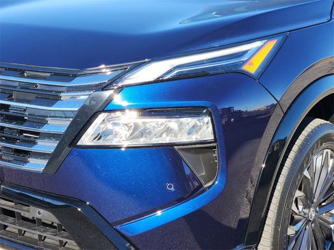 New 2026 Nissan Rogue Platinum image 5