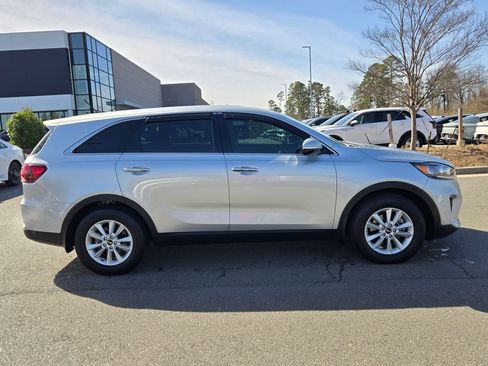 Certified 2019 Kia Sorento LX image 8