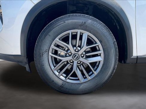 Used 2024 Nissan Rogue S AWD/4WD image 30