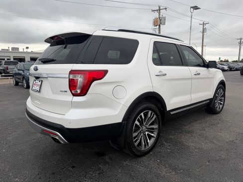 Used 2016 Ford Explorer Platinum AWD/4WD image 3