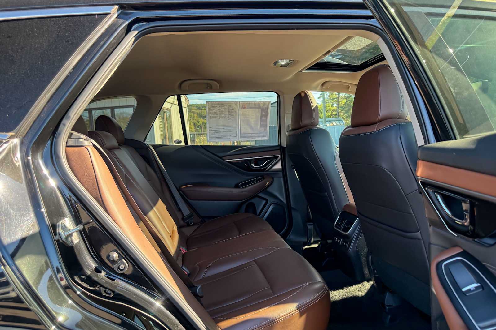 Certified 2022 Subaru Outback Touring AWD/4WD image 11