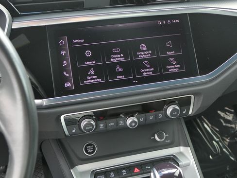 Used 2024 Audi Q3 2.0T Premium image 19