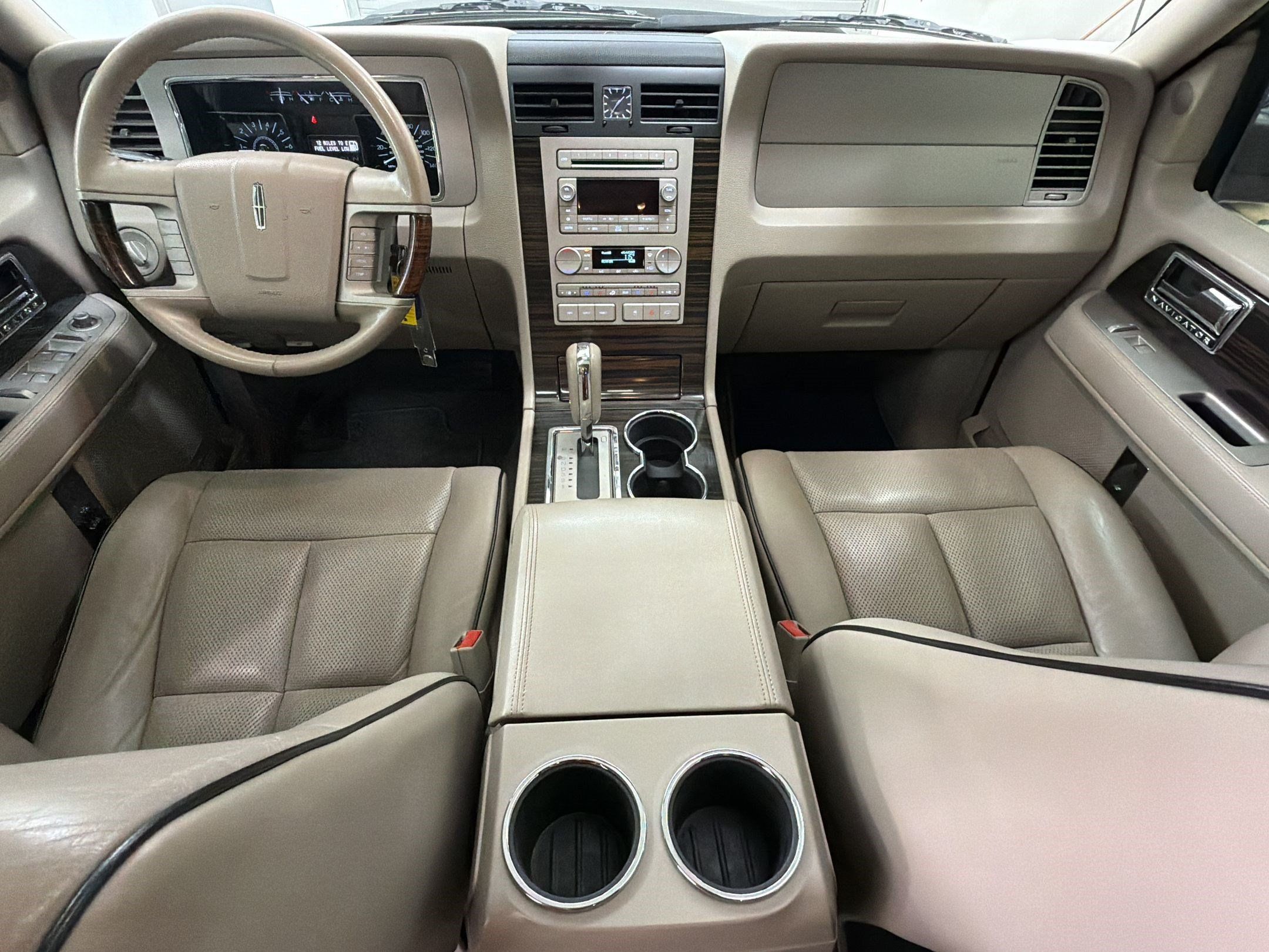 Used 2007 Lincoln Navigator 2WD image 15
