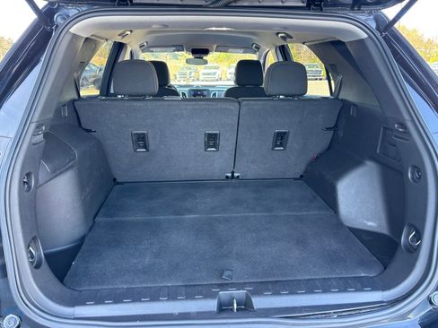 Used 2021 Chevrolet Equinox LT image 18