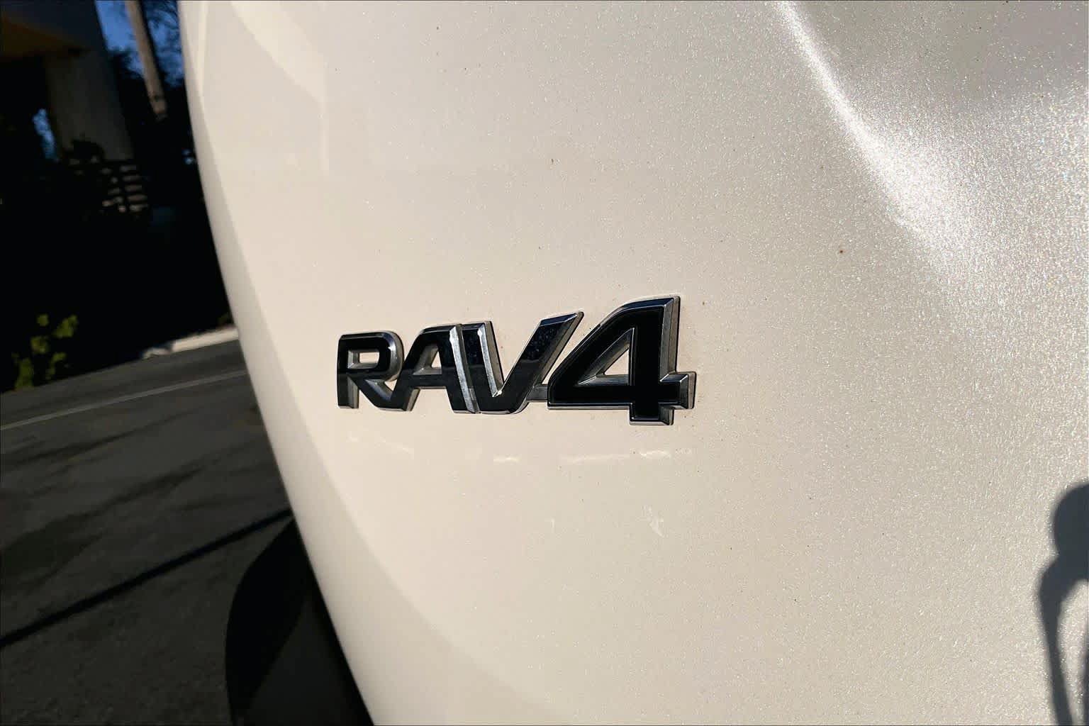 Used 2013 Toyota RAV4 Limited AWD/4WD image 29