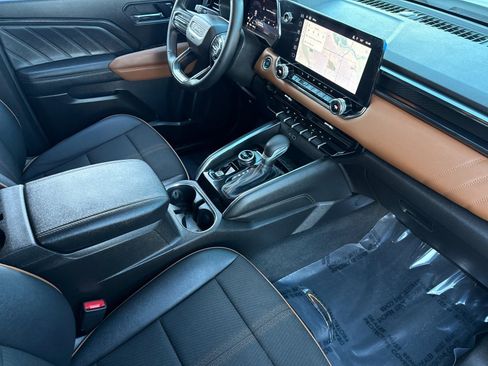 Used 2025 GMC Canyon AT4 w/ Nightfall Edition image 16