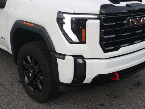 Used 2024 GMC Sierra 3500 AT4 w/ AT4 Premium Plus Package AWD/4WD image 9