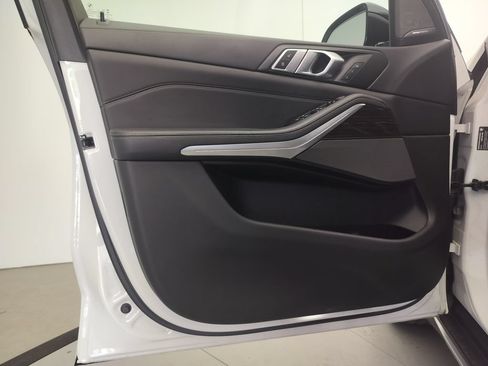 Used 2019 BMW X5 xDrive40i AWD/4WD image 6