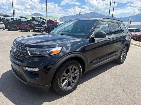 Used 2024 Ford Explorer XLT w/ Equipment Group 202A AWD/4WD image 3
