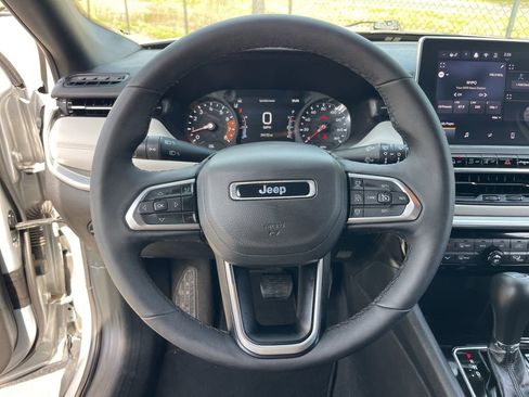 Certified 2025 Jeep Compass Limited AWD/4WD image 15