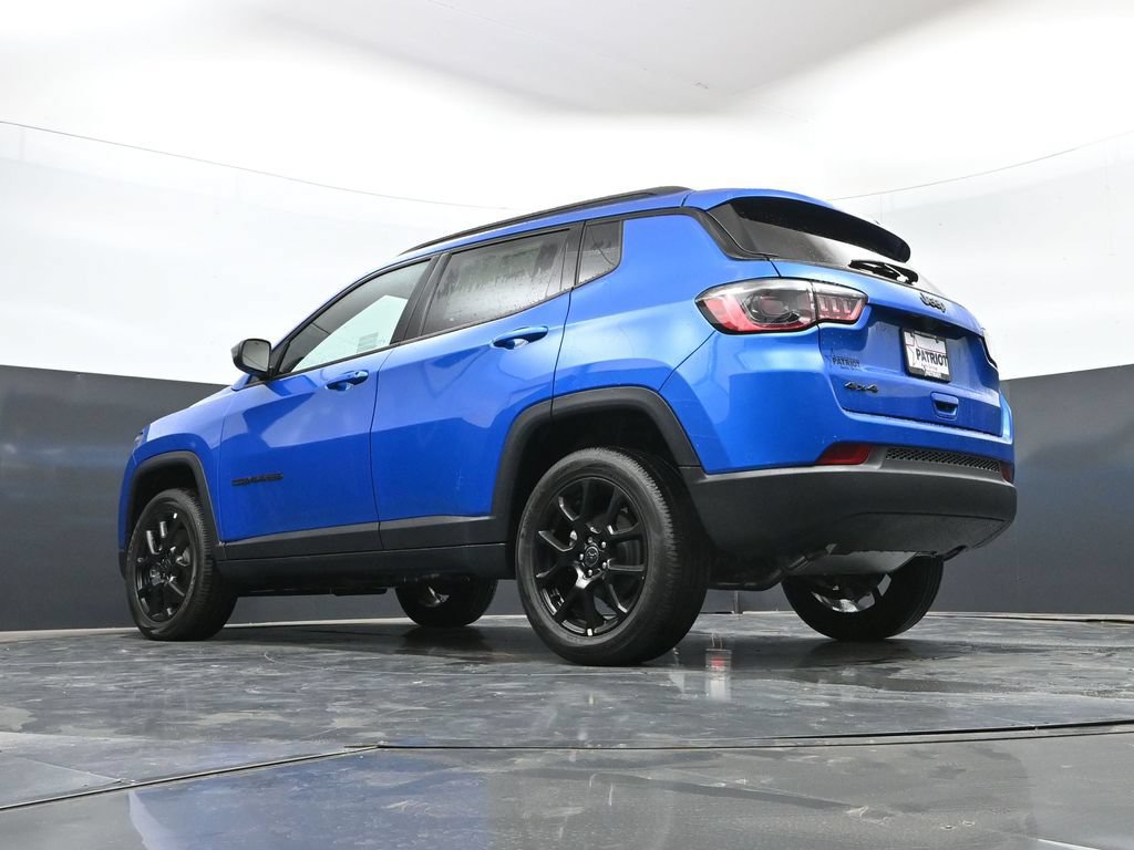 Used 2026 Jeep Compass Latitude AWD/4WD image 43
