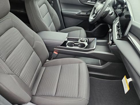 New 2026 Chevrolet Equinox LT FWD image 16