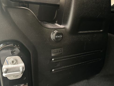 Used 2023 Jeep Wrangler Unlimited Sahara w/ Cold Weather Group AWD/4WD image 9