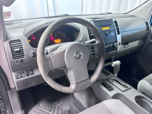 Used 2009 Nissan Frontier SE w/ SE Value Truck Pkg RWD image 2