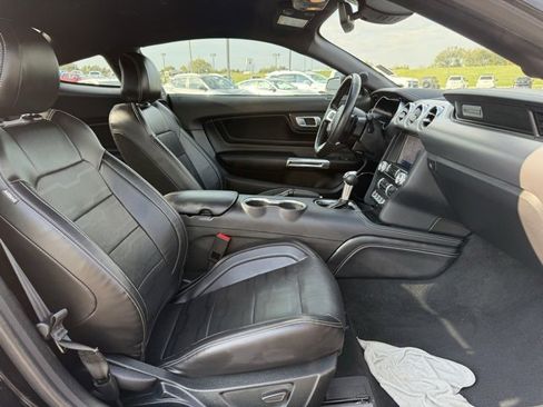 Used 2022 Ford Mustang GT Premium w/ Equipment Group 401A image 8