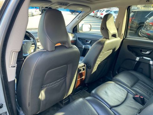 Used 2013 Volvo XC90 3.2 image 23