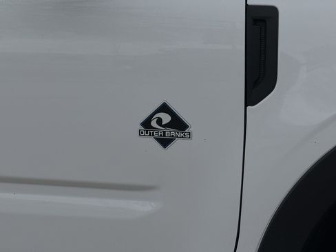 Used 2025 Ford Bronco Sport Outer Banks image 4