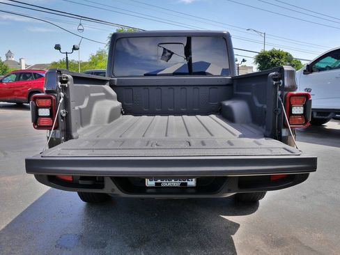 Used 2020 Jeep Gladiator Sport w/ Quick Order Package 24S AWD/4WD image 15