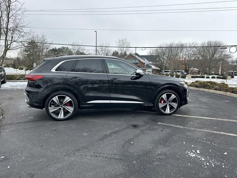 New 2025 Audi SQ5 Premium Plus image 8