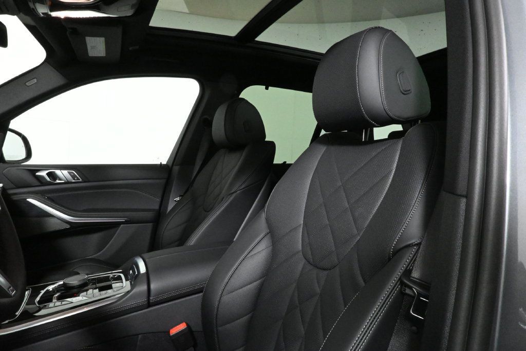Used 2026 BMW X5 xDrive50e w/ M Sport Package AWD/4WD image 17