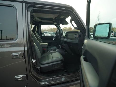 New 2026 Jeep Gladiator Mojave image 16