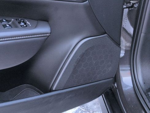 Used 2023 Volvo V90 B6 Cross Country Ultimate w/ Climate Package image 13