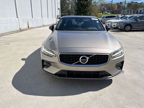 Used 2019 Volvo S60 T5 R-Design image 6