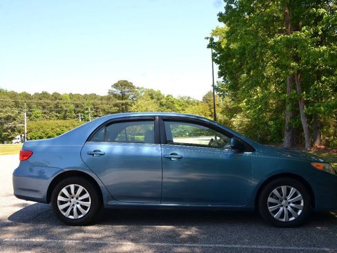 Used 2013 Toyota Corolla LE FWD image 5