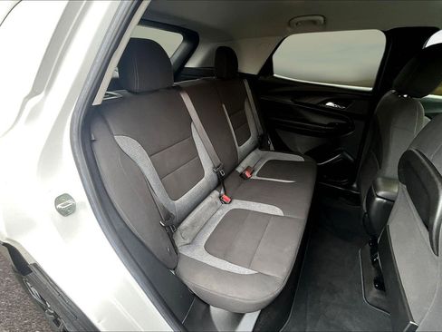 Used 2022 Chevrolet TrailBlazer LT w/ Convenience Package image 16